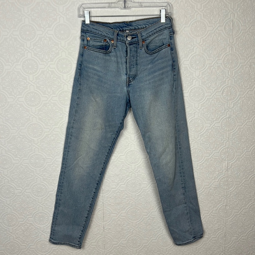 Levi’s 501 Straight Leg Button Fly Medium Wash Blue Jeans Denim 27 S40197